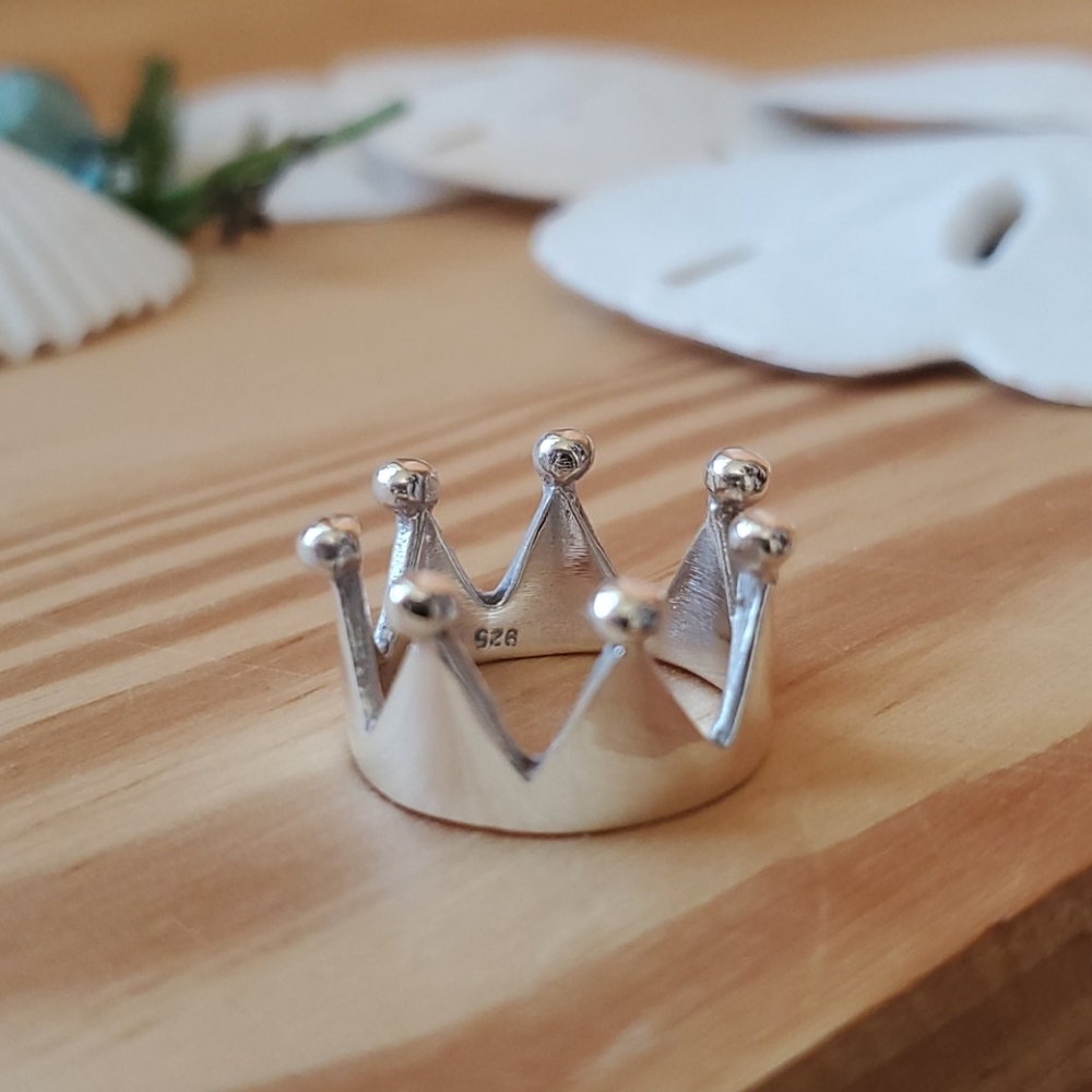 Sterling silver 925 queen's crown ring. Size 7. - Picture 1 of 8